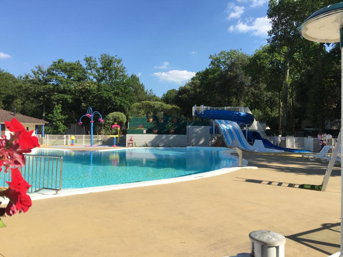 Mobilhome Familial 6 A 7 P 3 Chambres 42 M2 Saint Brevin Les Pierres Couchees Exterior photo