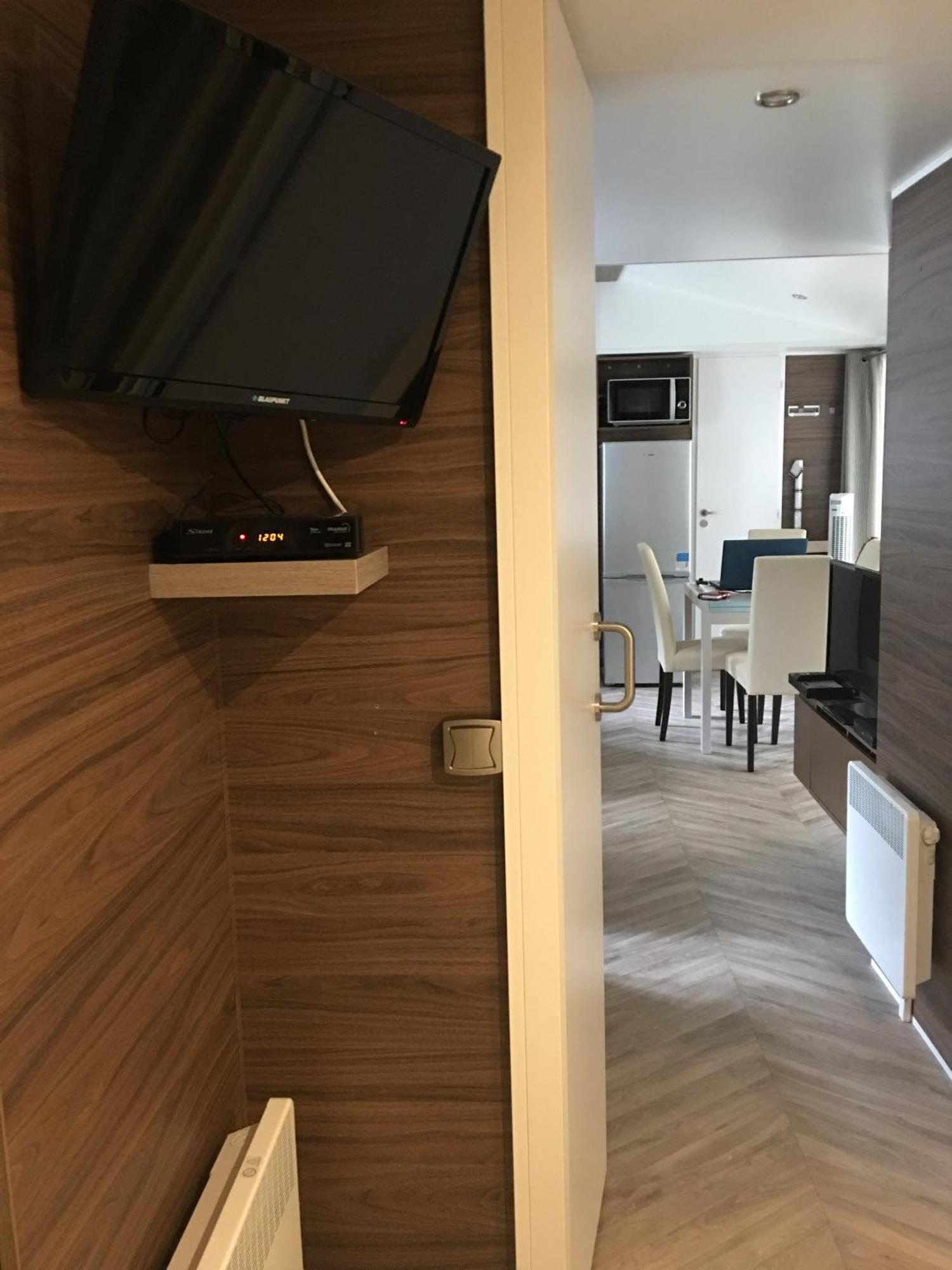 Mobilhome Familial 6 A 7 P 3 Chambres 42 M2 Saint Brevin Les Pierres Couchees Exterior photo