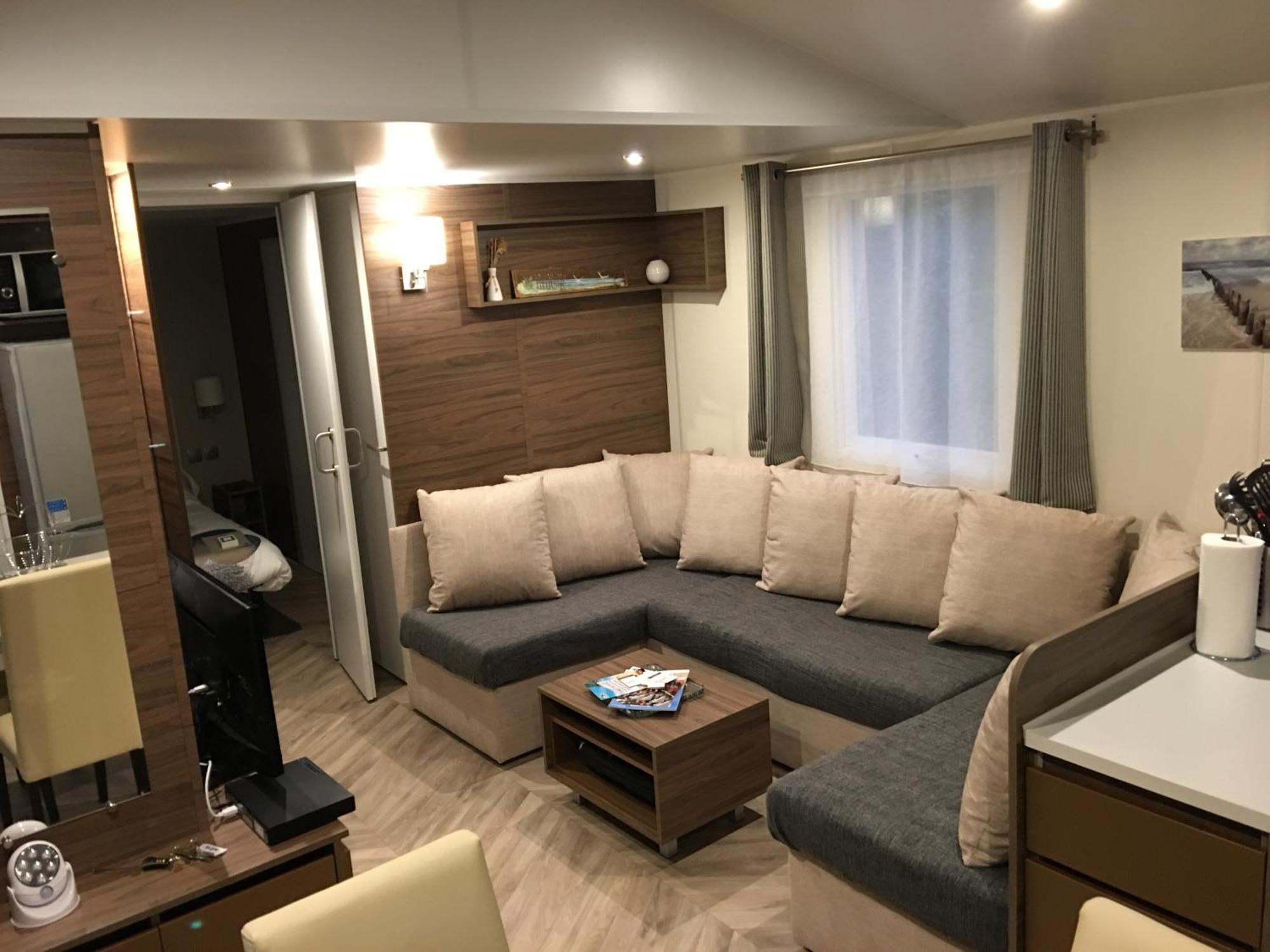 Mobilhome Familial 6 A 7 P 3 Chambres 42 M2 Saint Brevin Les Pierres Couchees Exterior photo